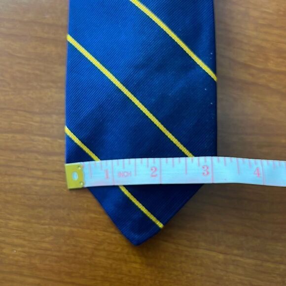 Brooks Brothers 100% Silk Mens Neck Tie Navy Blue W/ Yellow / Gold Stripes - Picture 5 of 5